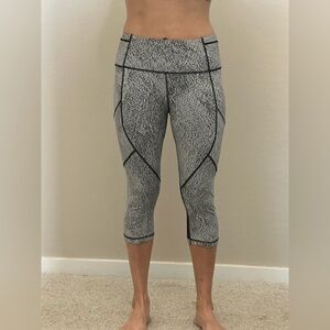NWOT Lululemon leggings 18” inseam Size 8
